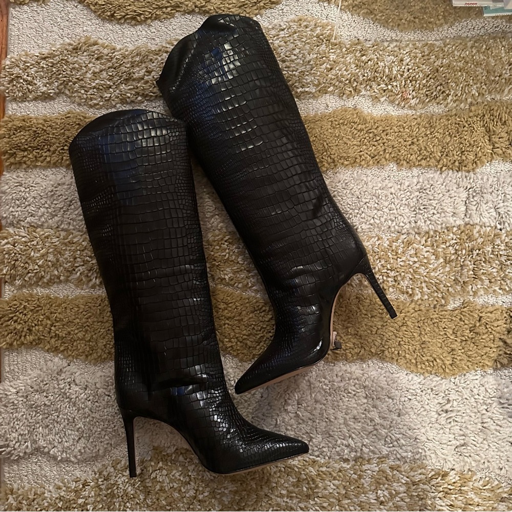 Schutz boots